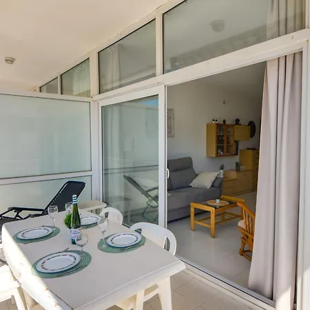 Apartment With View Montjoi