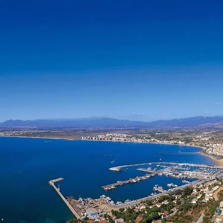 With View Montjoi