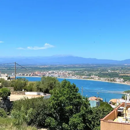 With View Apartment Montjoi